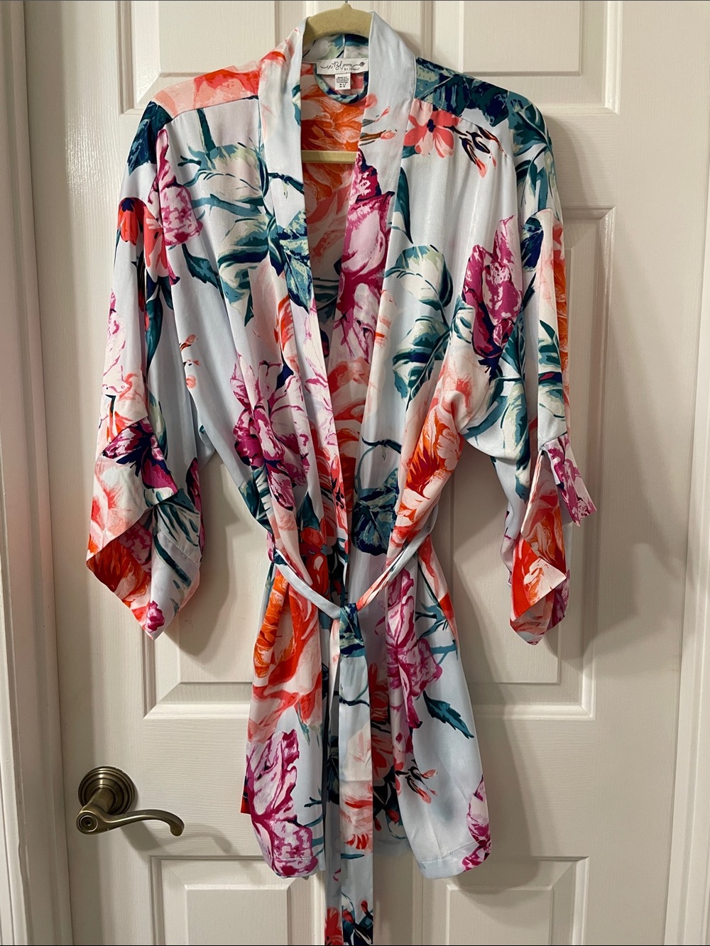 Floral Satin Kimono Robe - Multicolor Floral on White